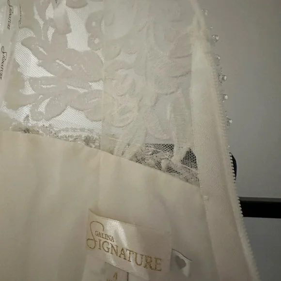 Elegant Cream Lace Wedding Dress - Picture 14 of 14